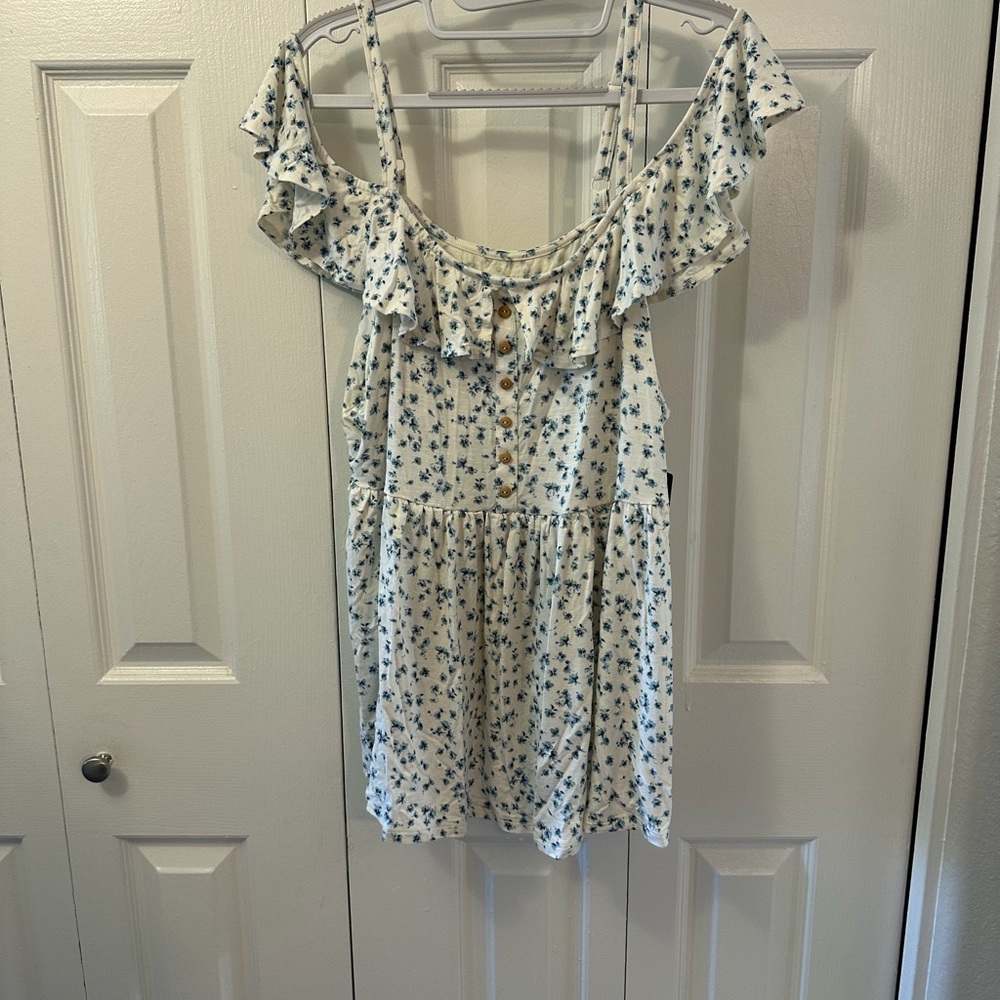 NWT Torrid Floral Cold Shoulder Top